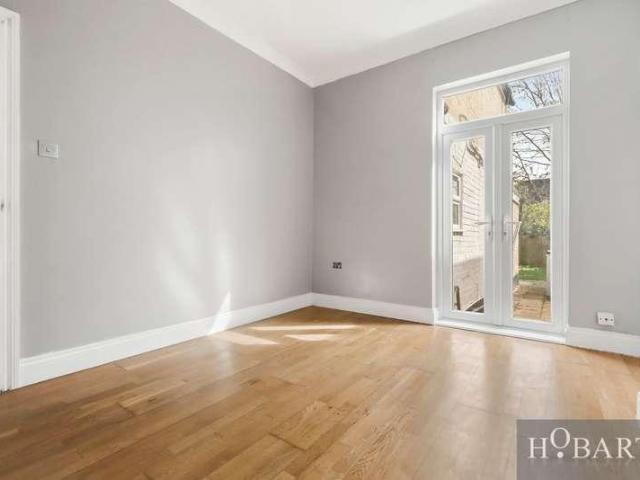 Flat for sale in Greater London