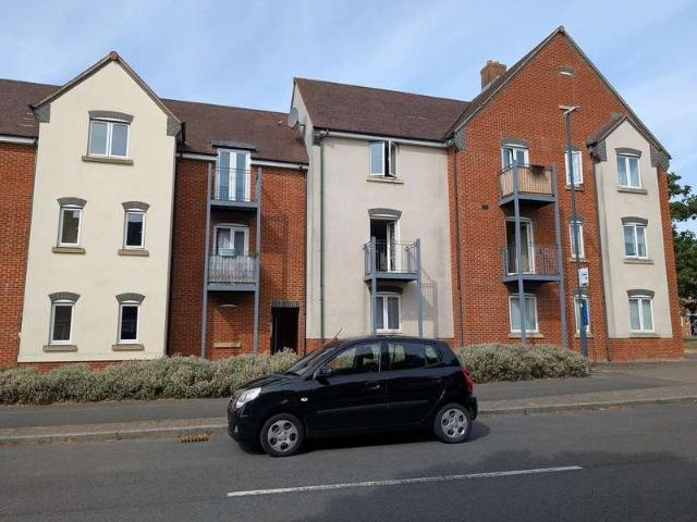 Flat for sale in Haydon End, Abbey Mead