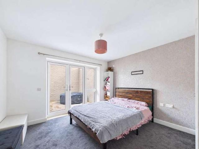 Flat for sale in New Town, Horsham