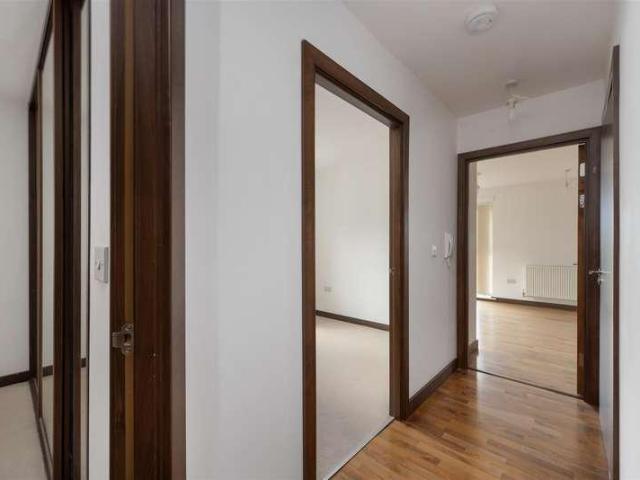 Flat for sale in The Bridge, Kent