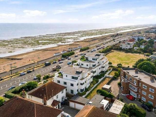 Flat for sale in West Worthing, Worthing