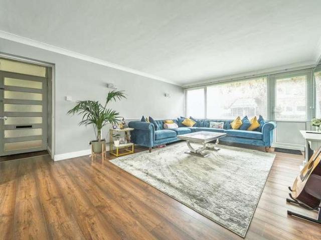 Flat for sale in Abbotswood, Westborough