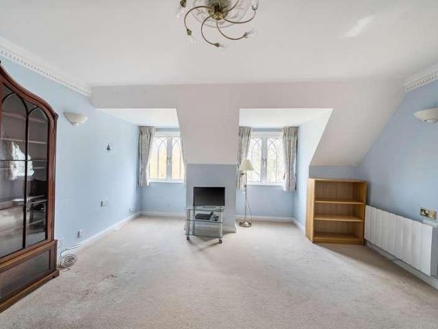 Flat for sale in The Slade, Oxfordshire