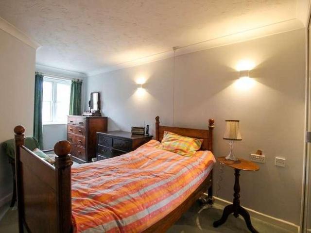 Flat for sale in Salisbury, Wiltshire
