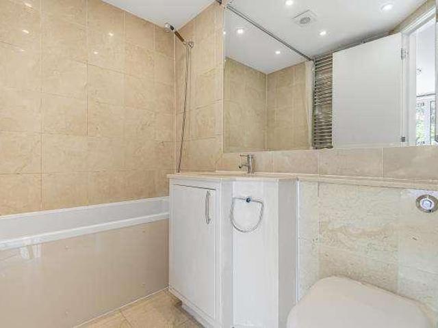 Flat for sale in St. John's Wood, Greater London