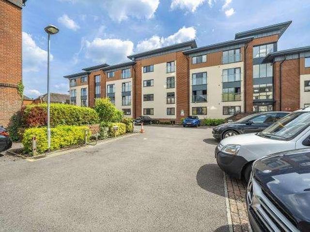 Flat for sale in Enborne, West Berkshire