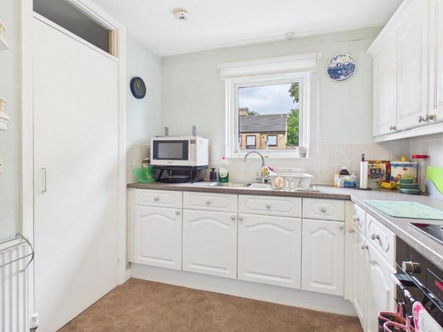 Flat for sale in Cottingley, West Yorkshire