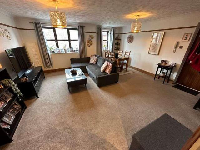 Flat for sale in City Of Southampton