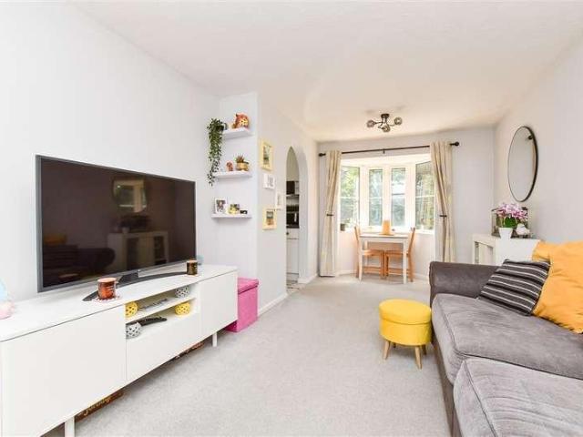 Flat for sale in Greater London