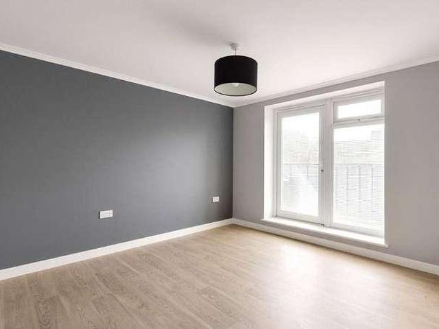 Flat for sale in South Stifford, Grays