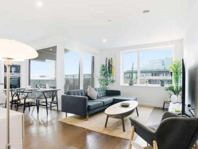 Flat for sale in Elephant and Castle, Greater London
