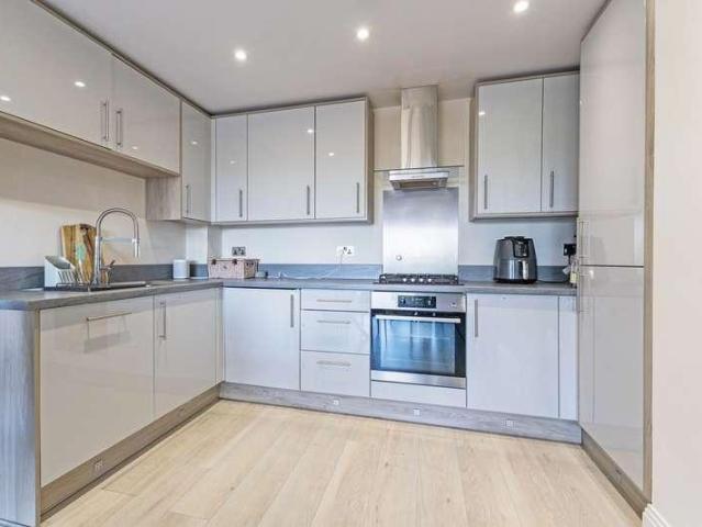 Flat for sale in Slough