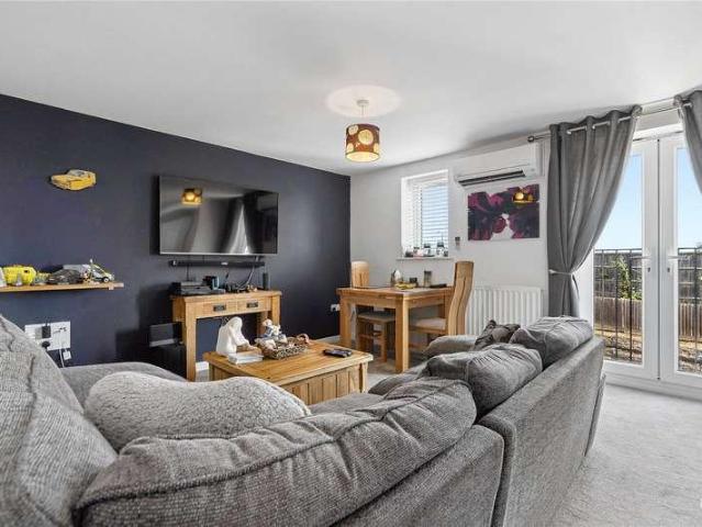 Flat for sale in Noak Hill, Essex