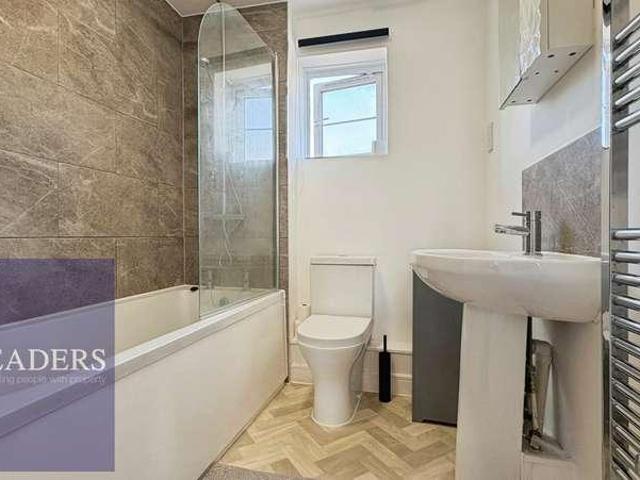 Flat for sale in Bocking, Chipping Hill