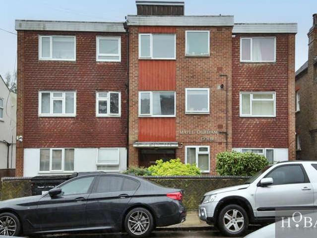 Flat for sale in Palmers Green, Greater London