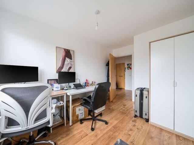 Flat for sale in Beckenham, Greater London