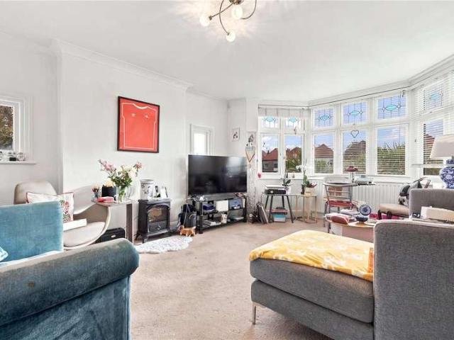 Flat for sale in Prittlewell, Southend-on-Sea