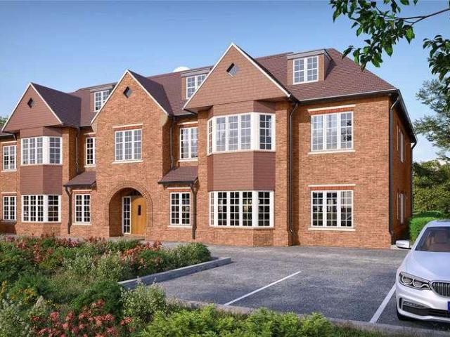 Flat for sale in Northwood, Northwood