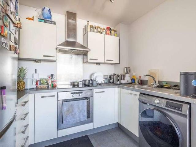Flat for sale in Slough