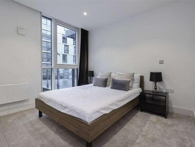 Flat for sale in St. George in the East, Whitechapel