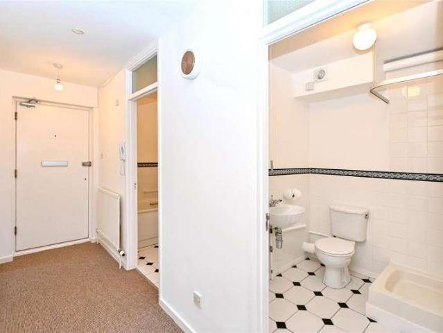 Flat for sale in Eastbourne, East Sussex