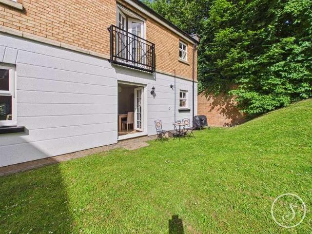 Flat for sale in Chapeltown, West Yorkshire