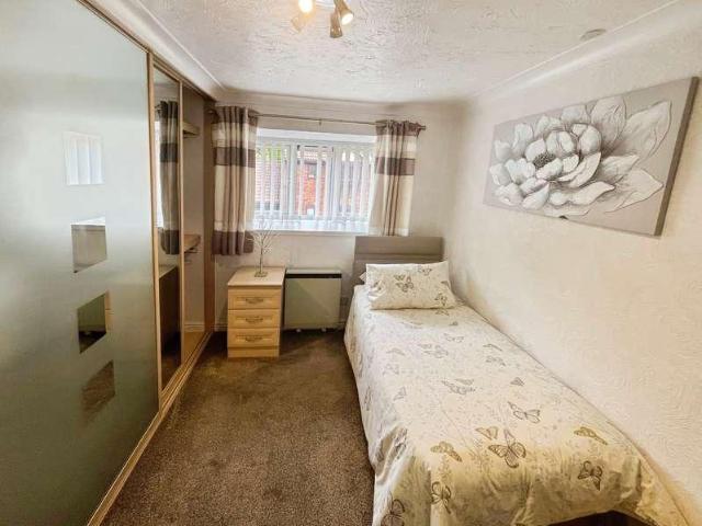 Flat for sale in Heaton, Lee Bank