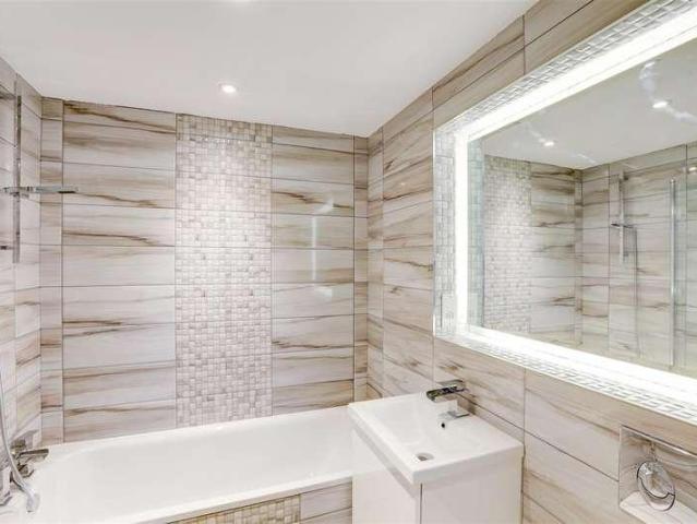 Flat for sale in Lakenham, East Bank