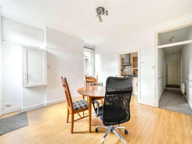 Flat for sale in Norbiton, Greater London