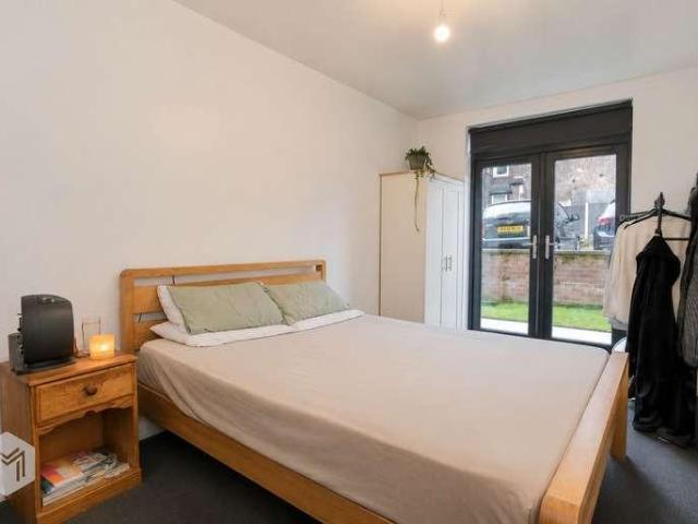 Flat for sale in Higher Broughton, Salford