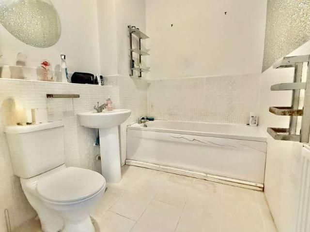 Flat for sale in Old Heath, Bilston