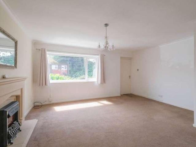 Flat for sale in Meltham, West Yorkshire