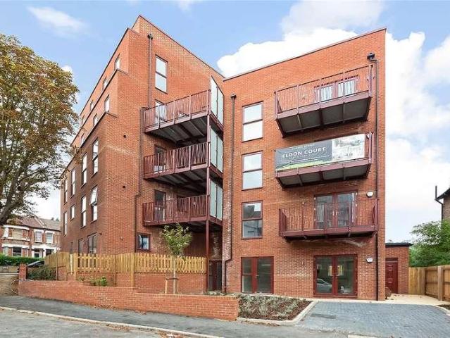 Flat for sale in London Borough of Croydon, Greater London