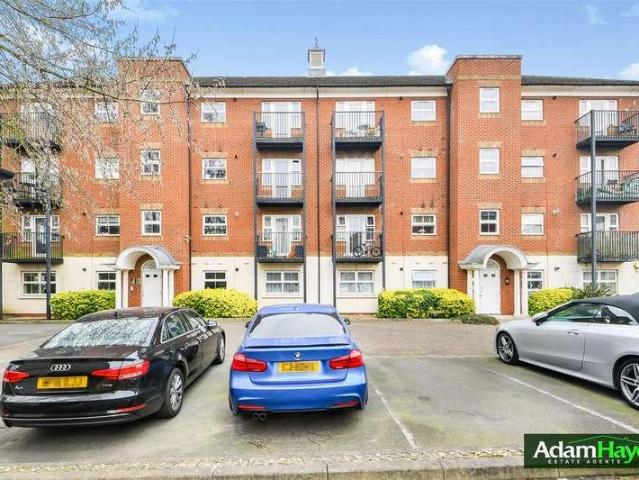 Flat for sale in Greater London