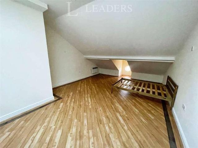 Flat for sale in Barbourne, Worcestershire