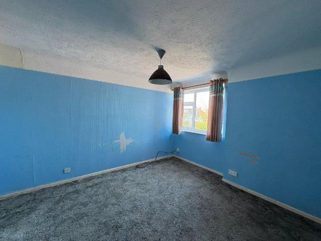 Flat for sale in Kennessee Green, Maghull