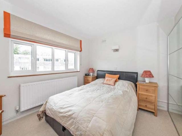 Flat for sale in London Borough of Bromley, Greater London