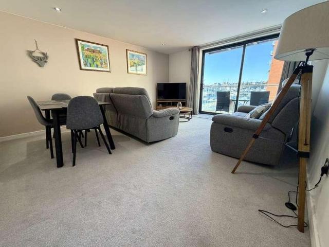 Flat for sale in Key Street, Suffolk