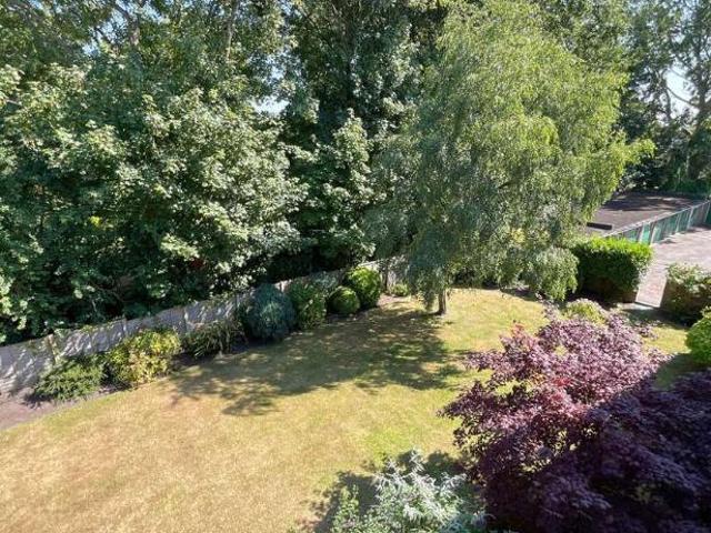 Flat for sale in Southport, Sefton