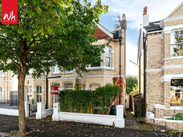 Flat for sale in Aldrington