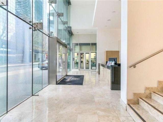 Flat for sale in Isle Of Dogs, Greater London