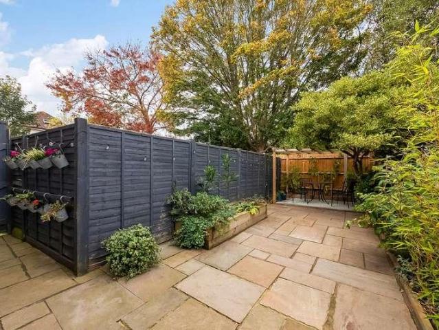 Flat for sale in West Norwood, Greater London
