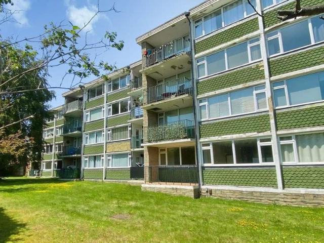Flat for sale in Wokingham