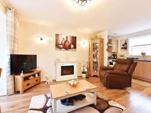 Flat for sale in Wordsley, West Midlands