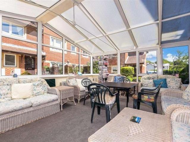 Flat for sale in Red Hill, Surrey