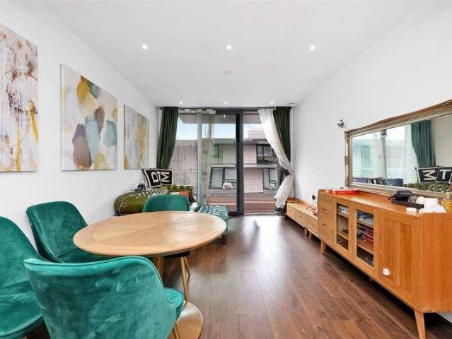 Flat for sale in St. George in the East, Whitechapel