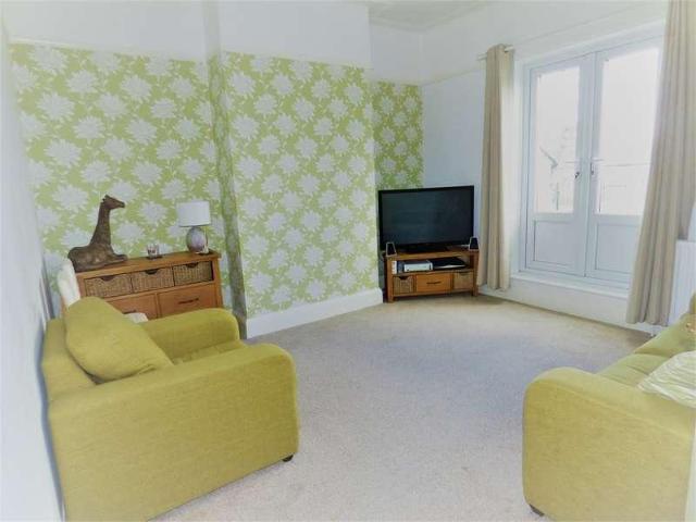 Flat for sale in Southchurch, Alton Barnes