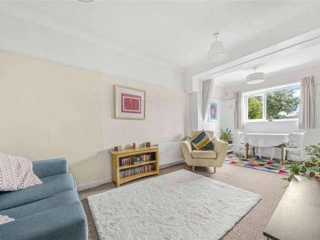 Flat for sale in Elmbridge, Surrey