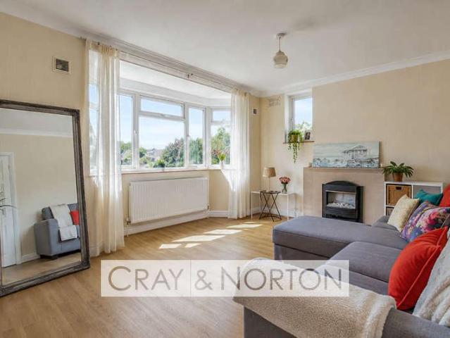 Flat for sale in London Borough of Croydon, Addiscombe