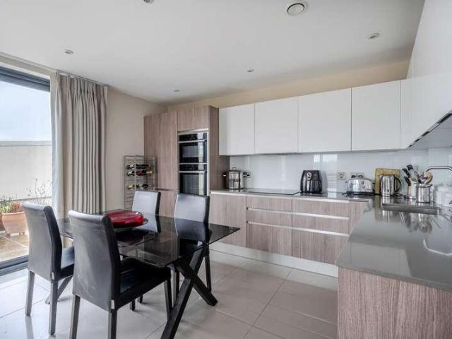 Flat for sale in Guildford Park, Westborough